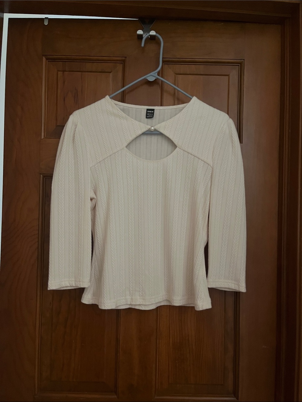 SHEIN 3-quarter sleeve ivory keyhole top